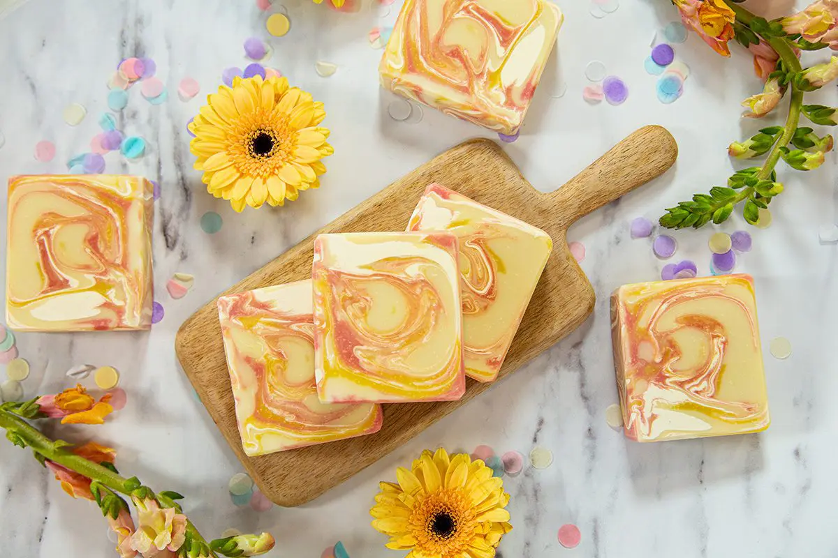 Cold Process Soap Designs: 10 Soap Swirl Techniques to Try Soapmaking 